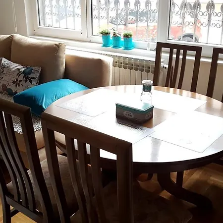 Old Town ,top Location, Brand New *