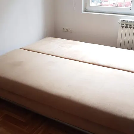 Old Town ,top Location, Brand New דירה *