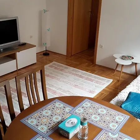 Old Town ,top Location, Brand New *