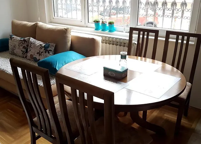 Old Town ,top Location, Brand New *